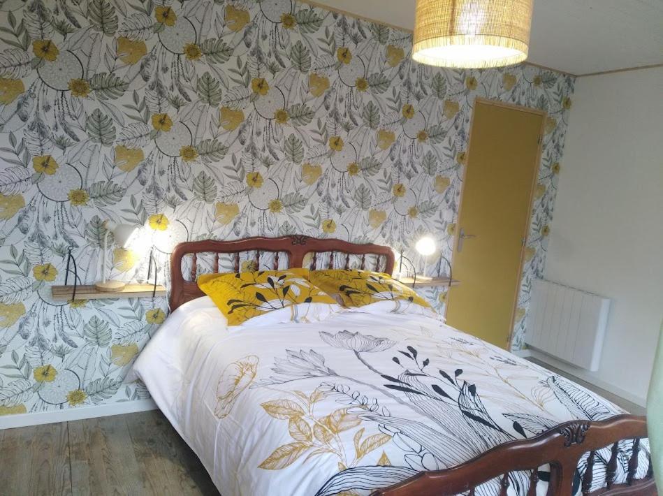 Appartement Cozy Dans Maison Privee Tauves Kültér fotó