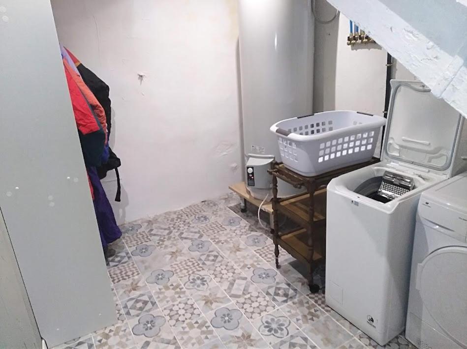 Appartement Cozy Dans Maison Privee Tauves Kültér fotó